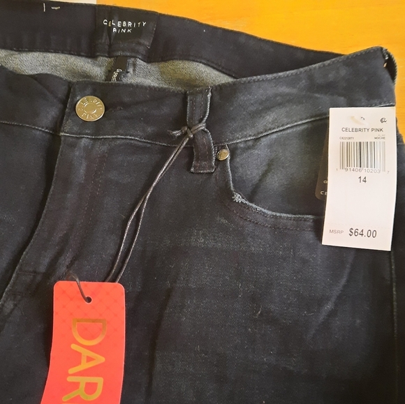 Trendy Black Skinny Jeans with Distressed Details - Picture 2 of 7